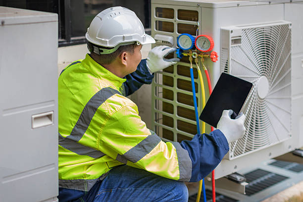 Professional Ductwork Repair technician working in Hamilton, MO